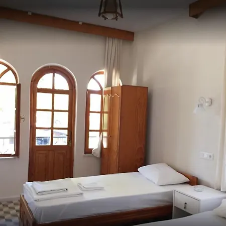 Arsen Hotel *